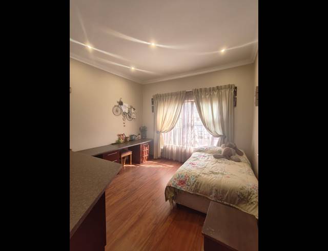 4 BEDROOM HOUSE FOR SALE IN VANDERBIJLPARK SE 8